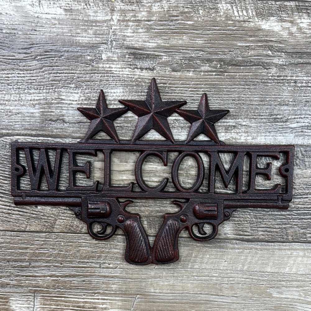 Rustic Welcome Sign with Stars and Pistols